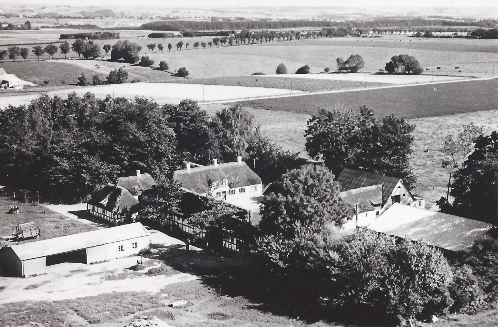 Østergaard; fra landbrug til maskinstation.